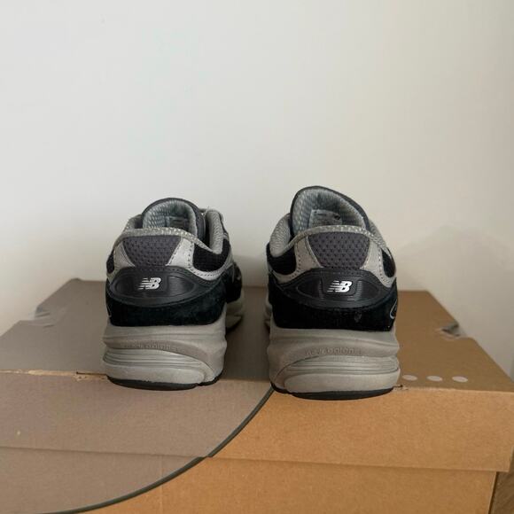 New Balance 990 V6 Grey/Black Kids Sneakers - SZ 2 Y - Picture 12 of 15
